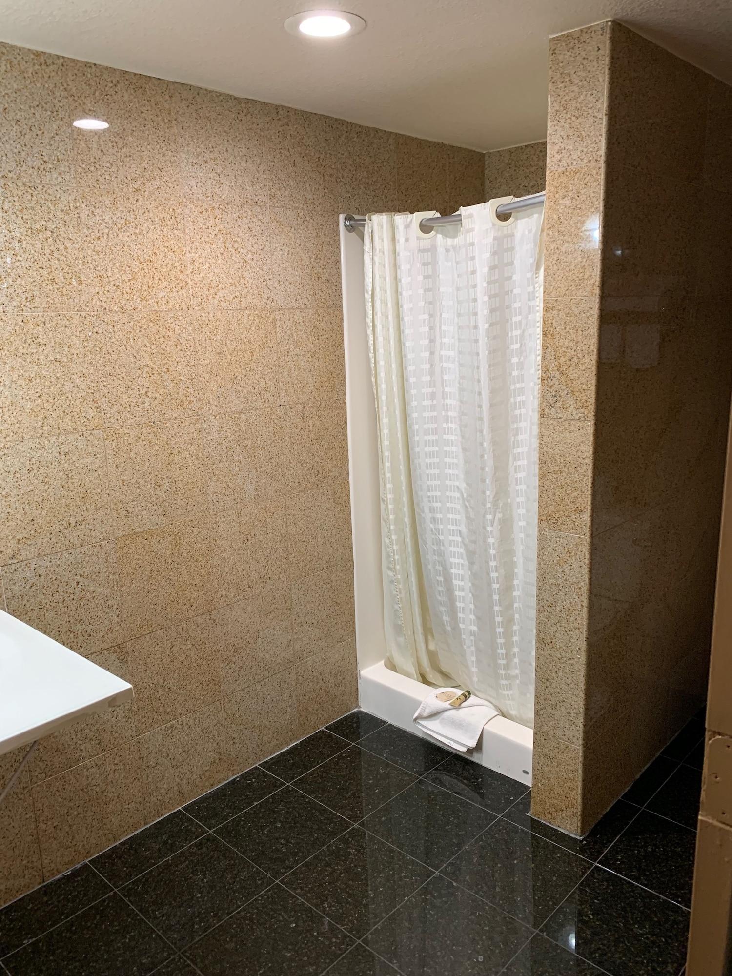 Express Inn & Suites Ontario Airport Екстериор снимка