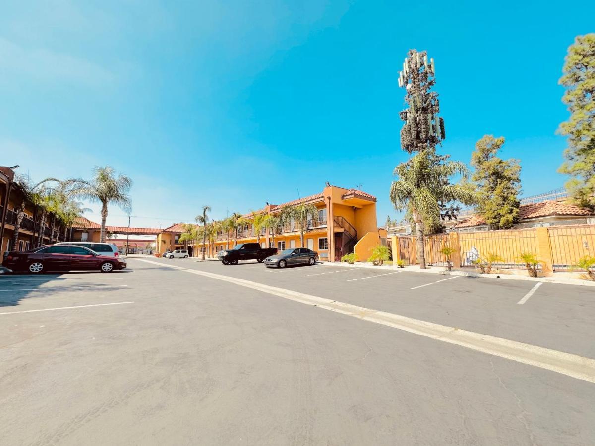 Express Inn & Suites Ontario Airport Екстериор снимка