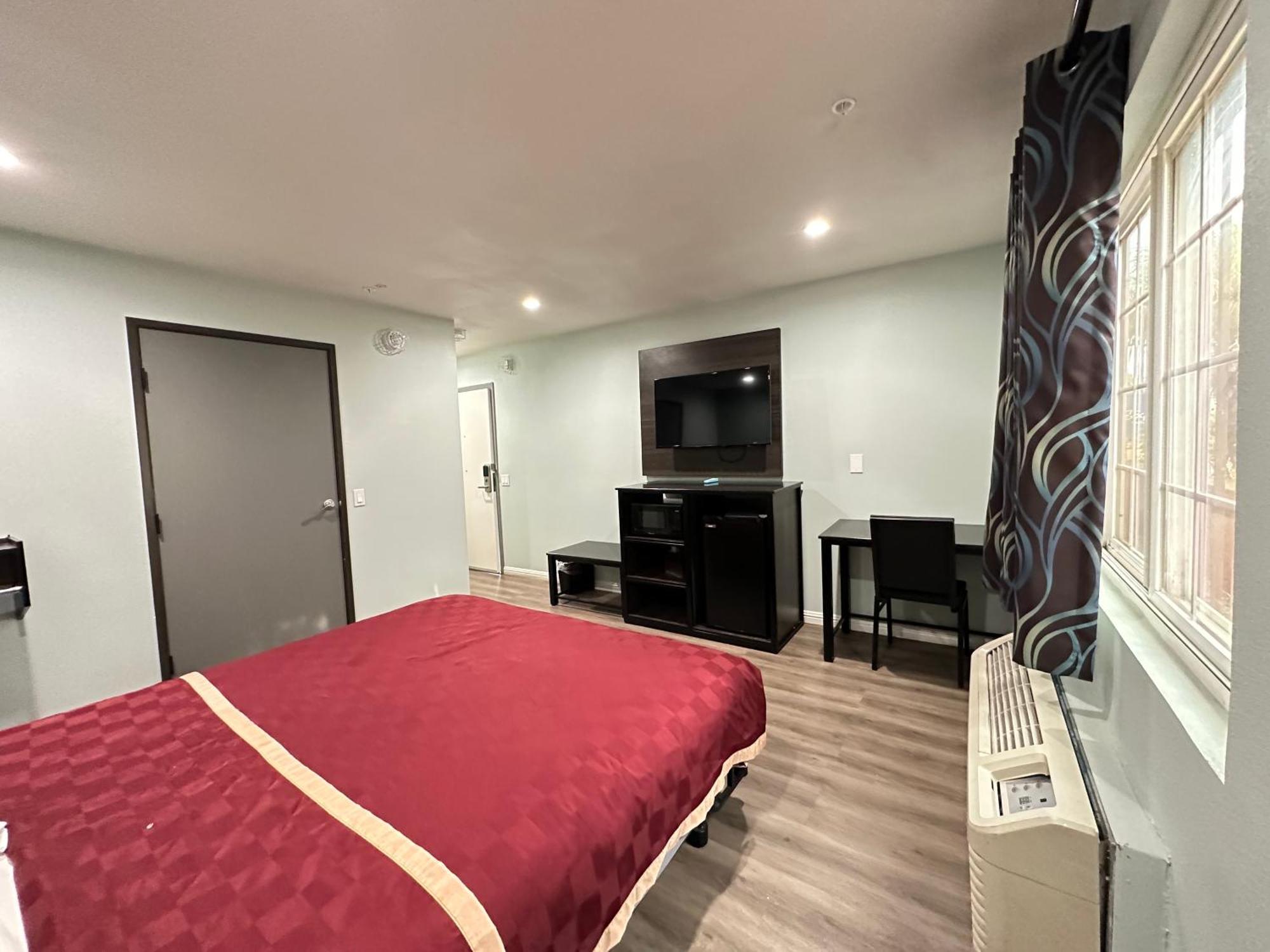 Express Inn & Suites Ontario Airport Екстериор снимка