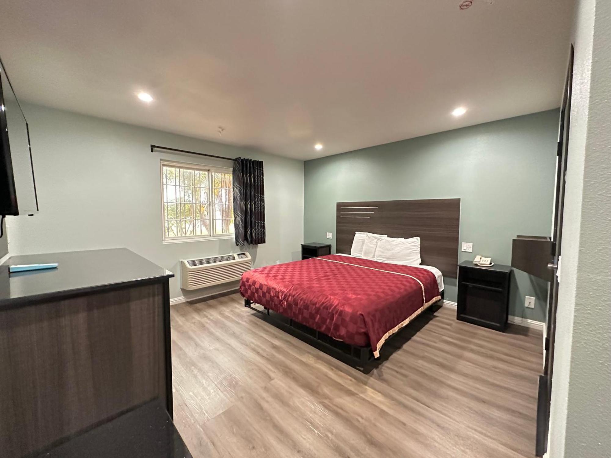 Express Inn & Suites Ontario Airport Екстериор снимка
