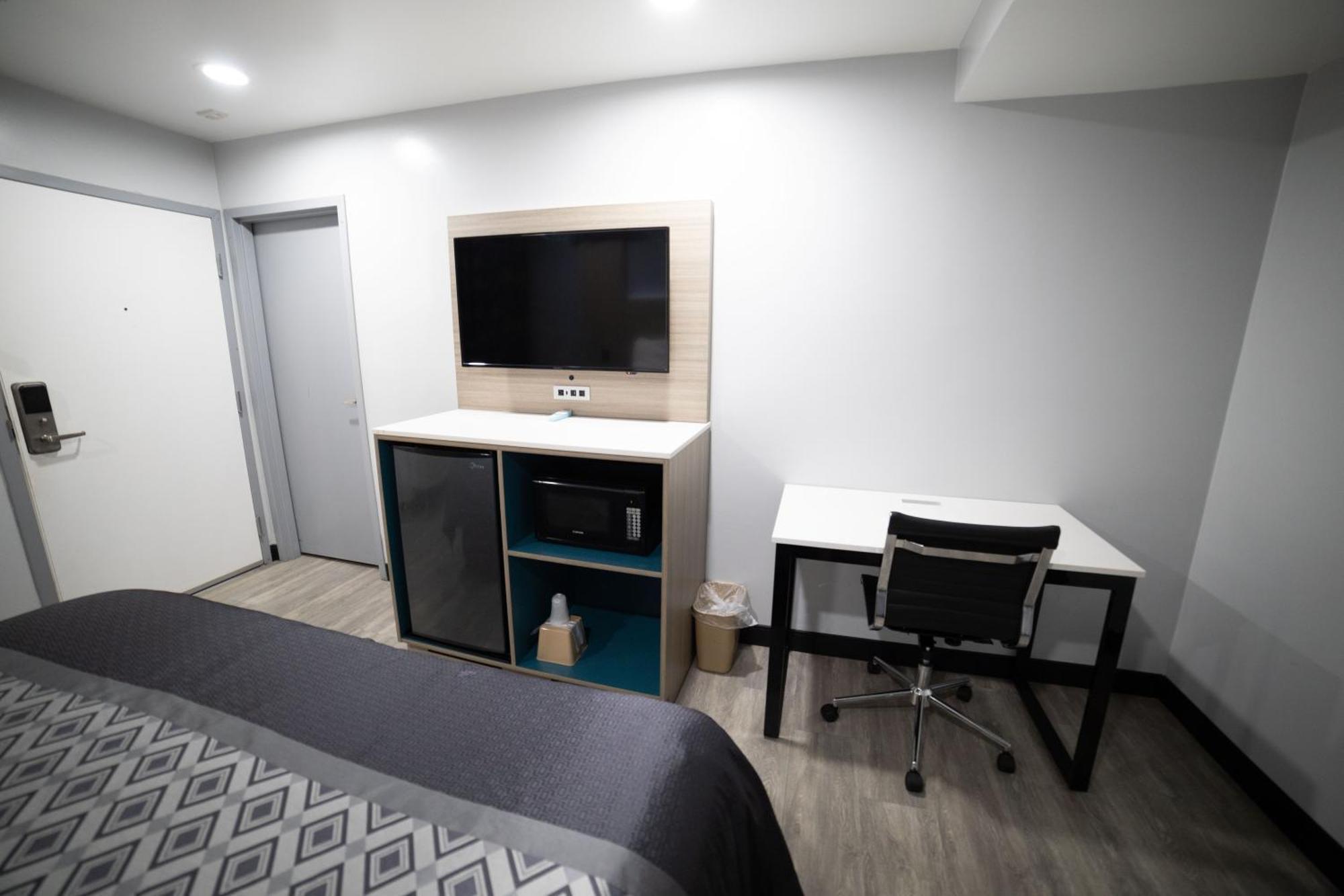 Express Inn & Suites Ontario Airport Екстериор снимка